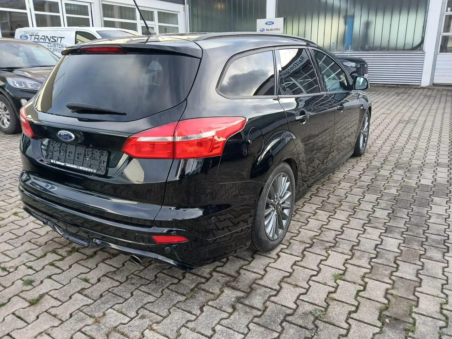 Ford Focus ST-Line Schwarz - 2