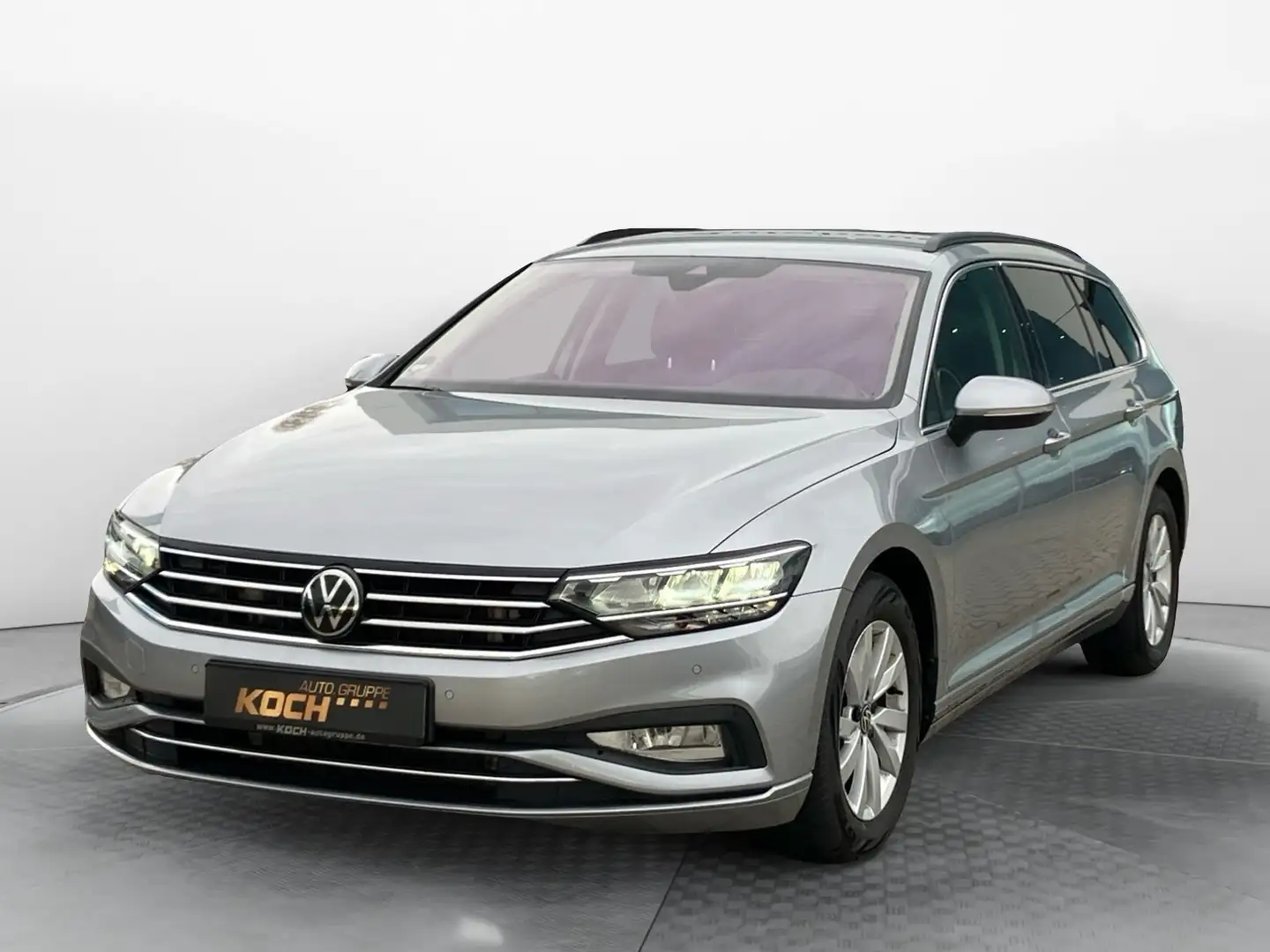 Volkswagen Passat Variant 2.0TDI Business Navi LED AHK Argent - 2
