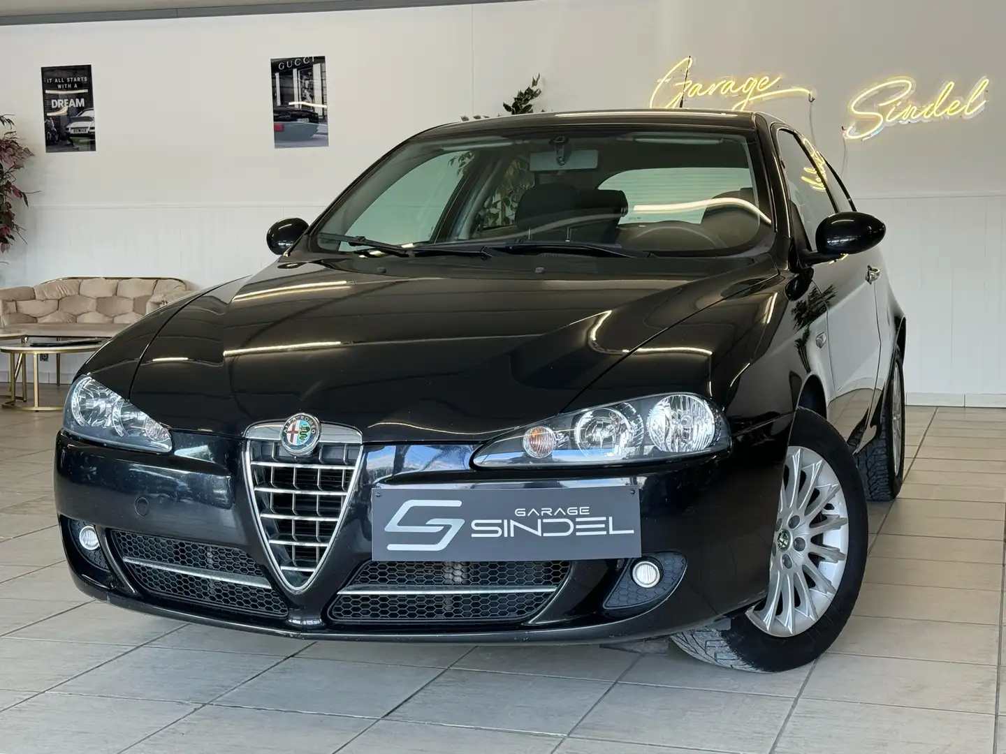 Alfa Romeo 147 1.9 JTD CLIMATISATION*PRET A IMMATRICULER Black - 1