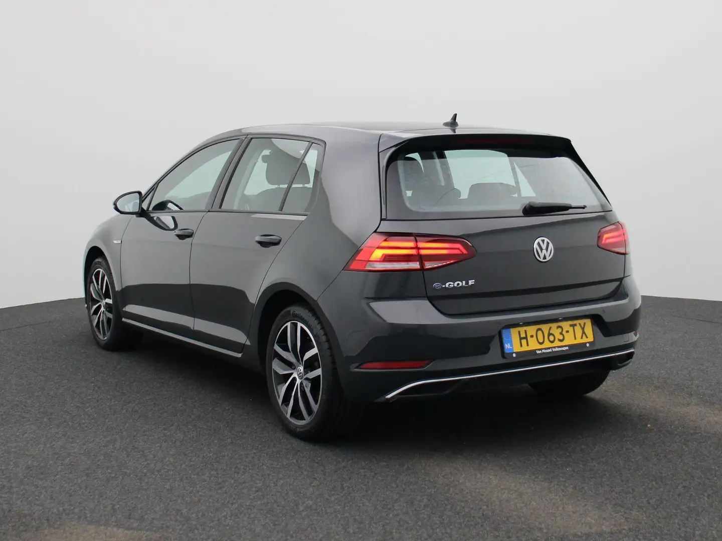 Volkswagen e-Golf E-DITION | Apple Carplay - Android Auto | Achterui Grijs - 2