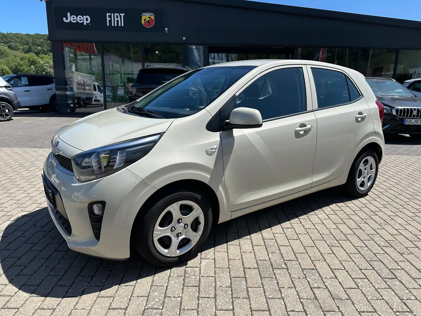 Kia Picanto Edition 7 inkl. Winterkomplettradsatz Beige - 1