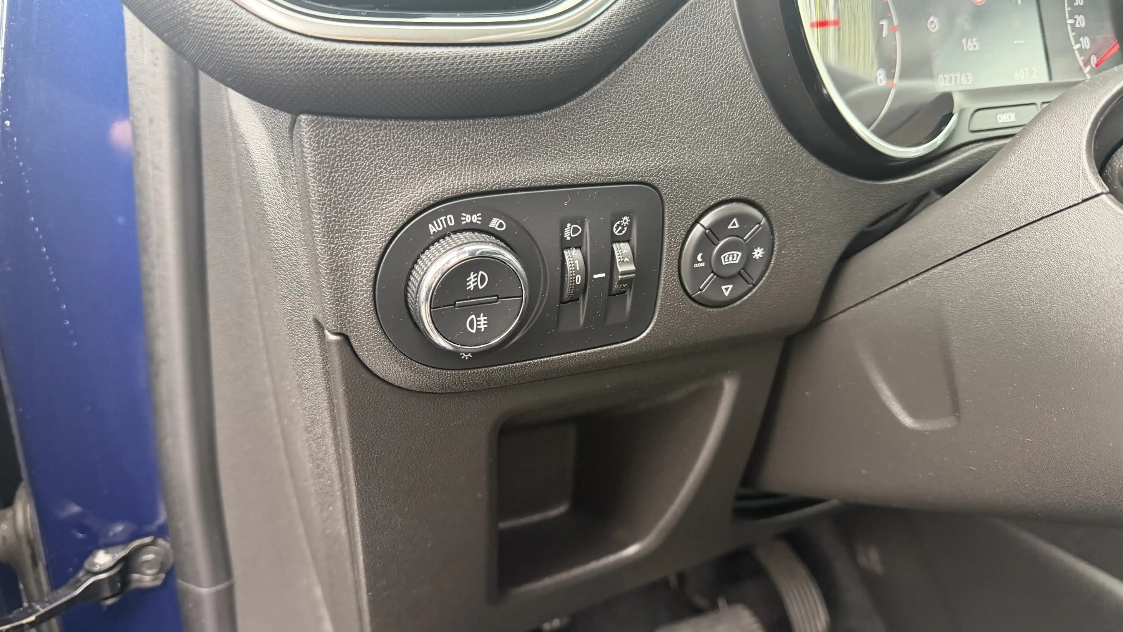 Opel Crossland X Turbo — photo 10