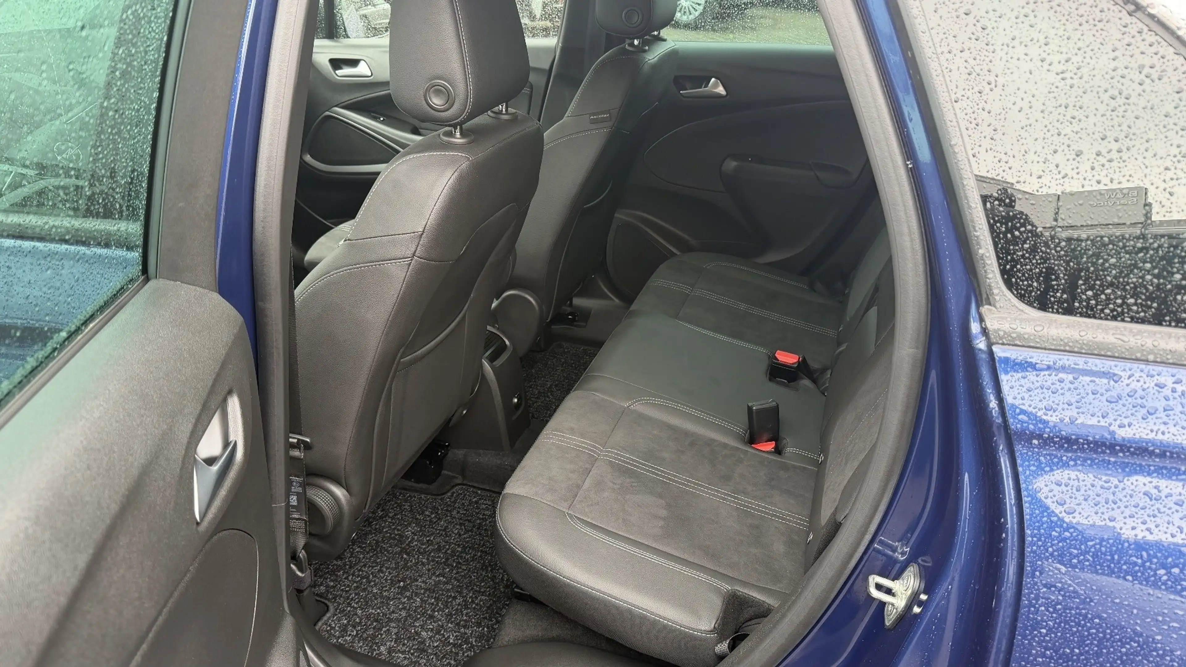 Opel Crossland X Turbo — photo 6