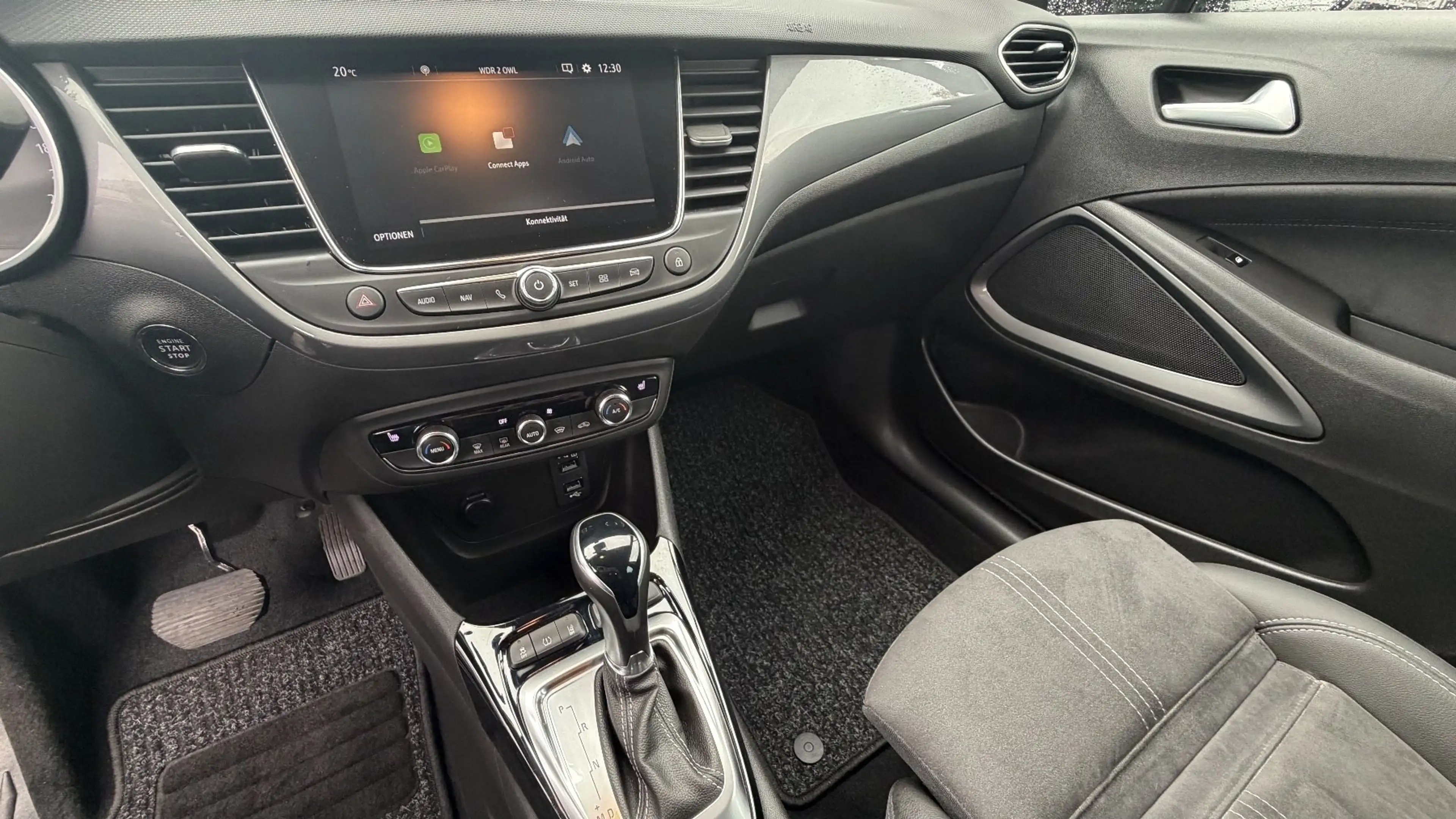 Opel Crossland X Turbo — photo 13