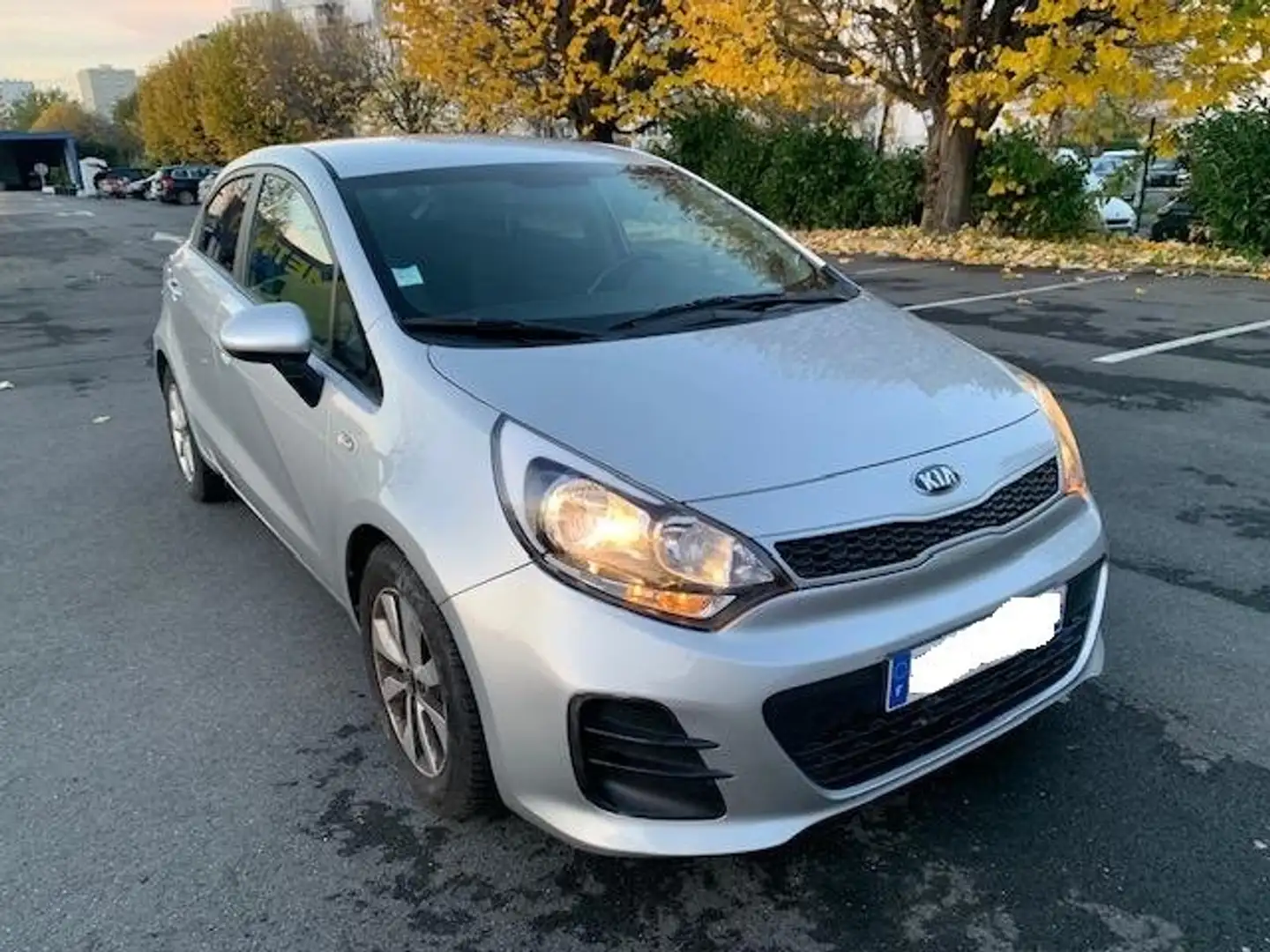 Kia Rio 1.2L 85 Active Plateado - 2
