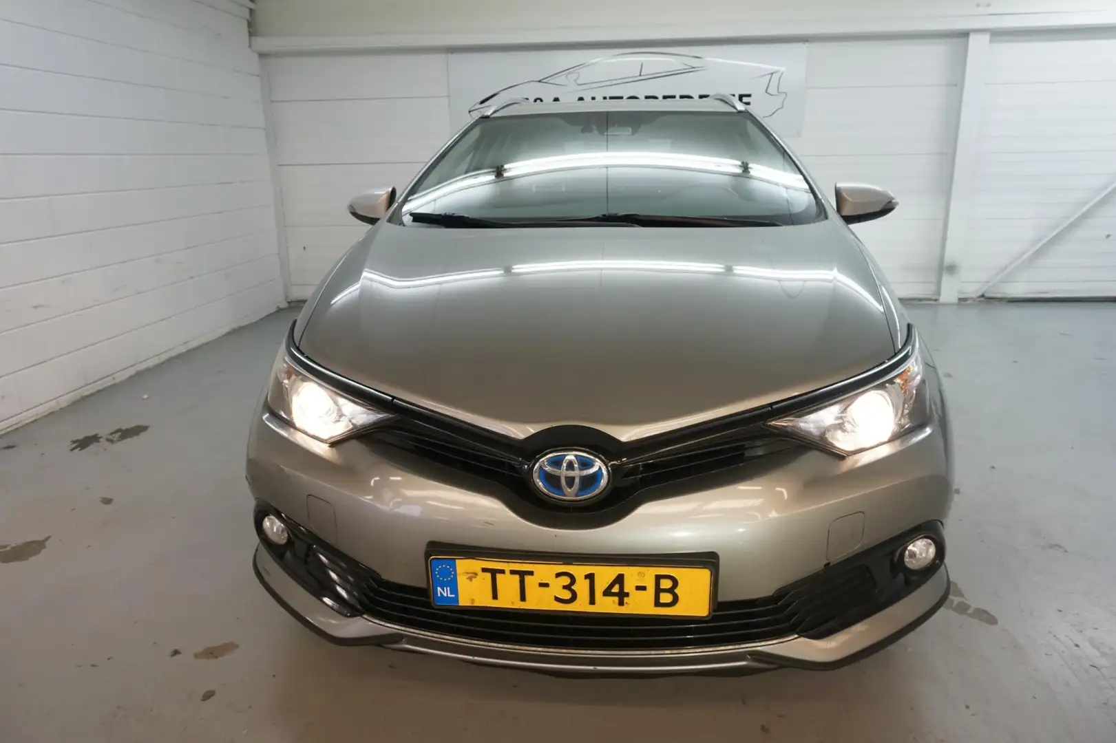 Toyota Auris Touring Sports 1.8 Hybrid Freestyle BTW AUTO /NAP Gris - 2