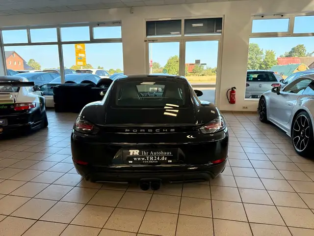 Porsche Cayman view 4
