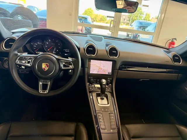 Porsche Cayman view 12