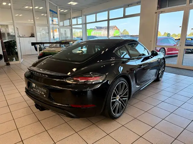 Porsche Cayman view 5