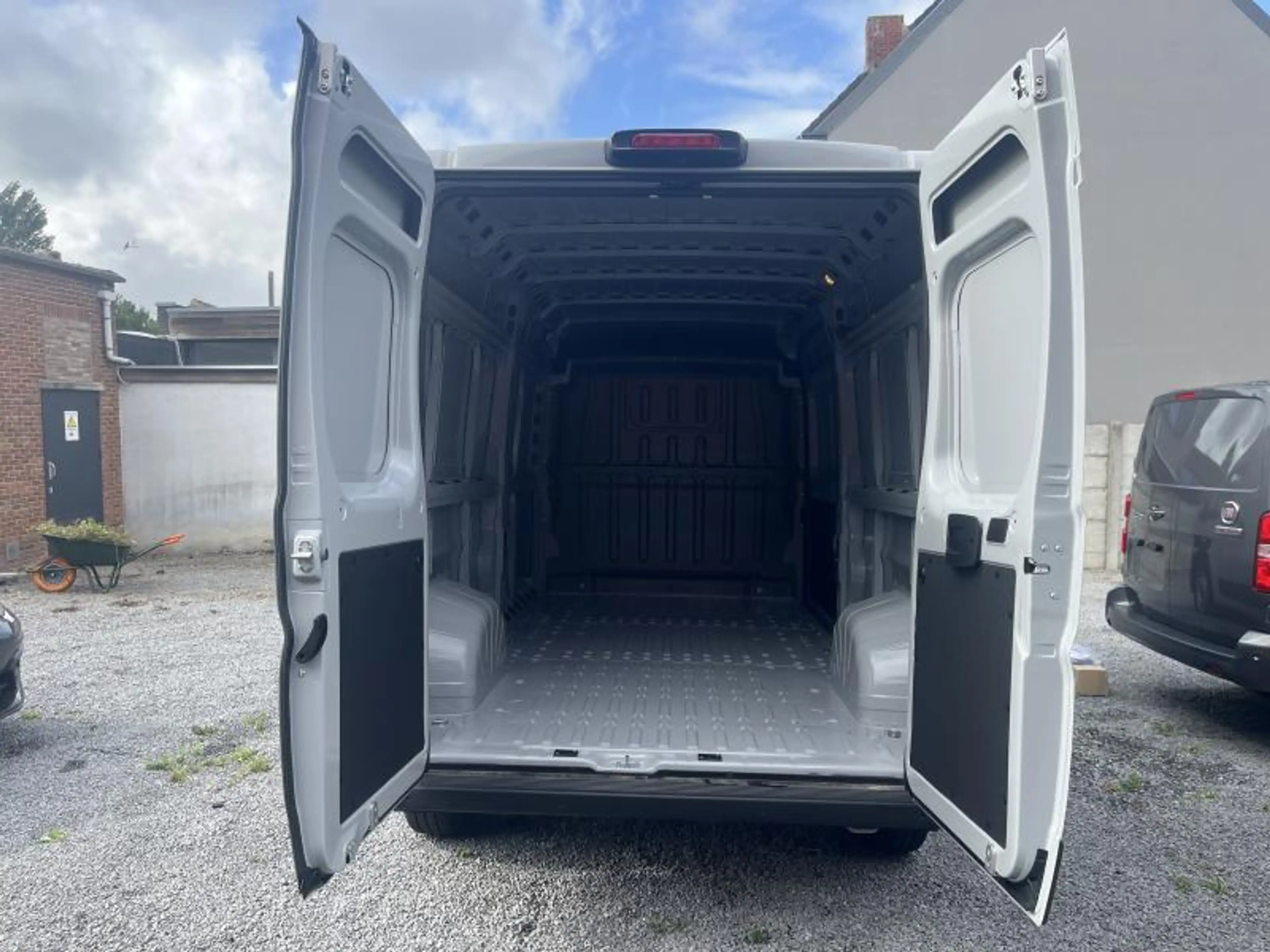 Fiat Ducato 29750€ ex BTW L3H2 140pk AT FL — photo 8