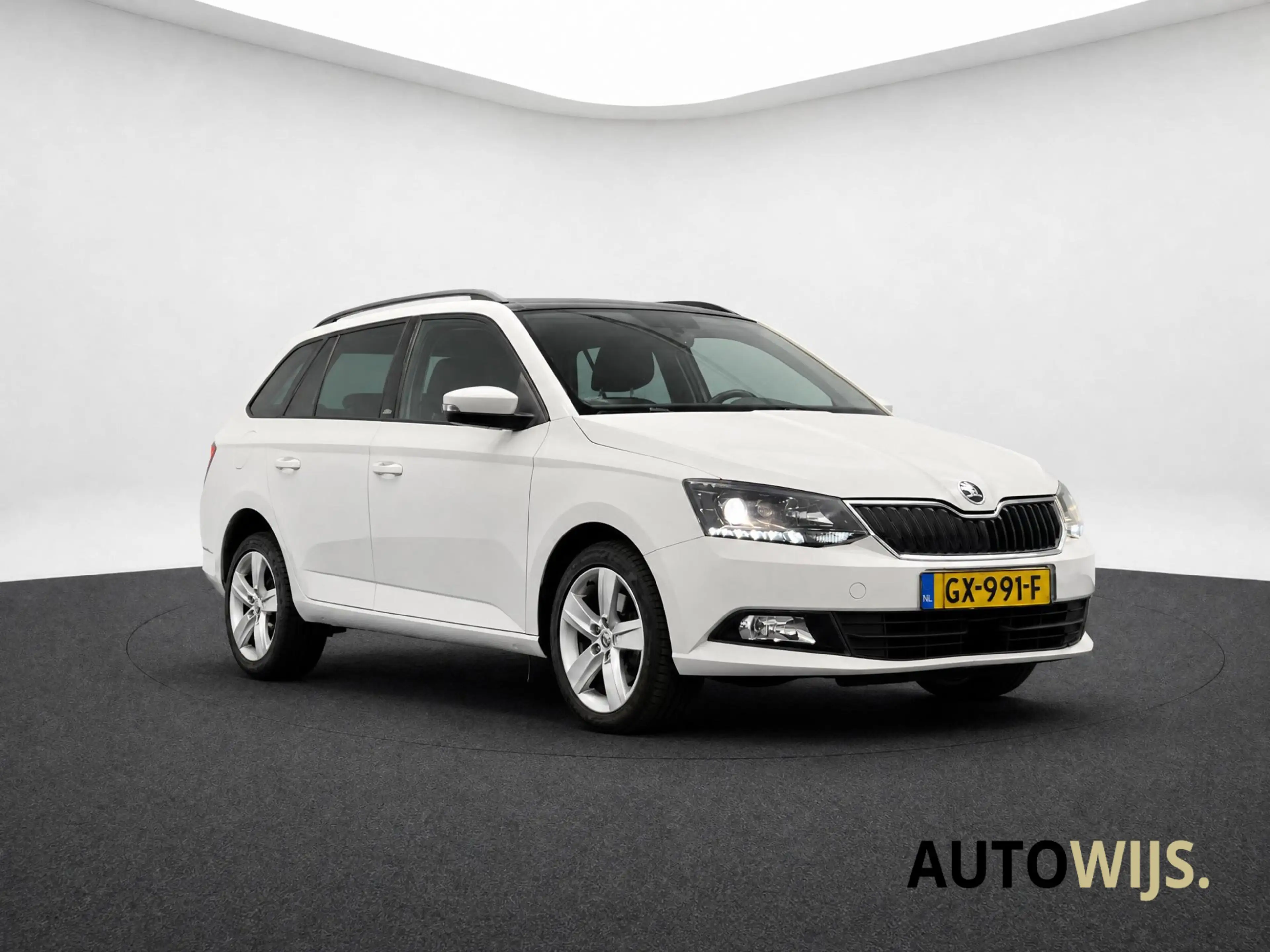 Skoda Fabia Combi 1.2 TSI Edition|AUT|PANO|TREKHAAK|CLIMA|XENO — photo 13