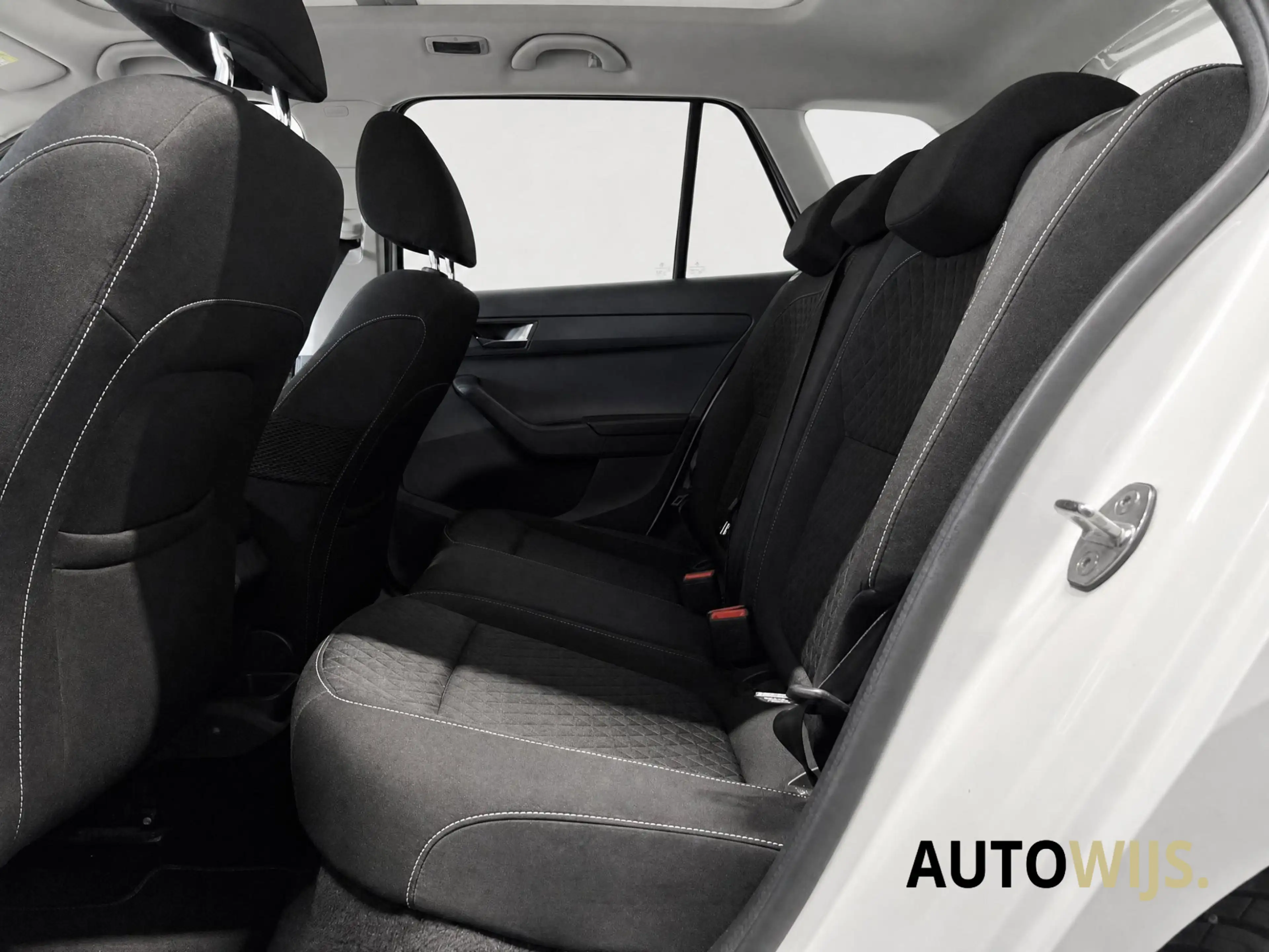 Skoda Fabia Combi 1.2 TSI Edition|AUT|PANO|TREKHAAK|CLIMA|XENO — photo 14