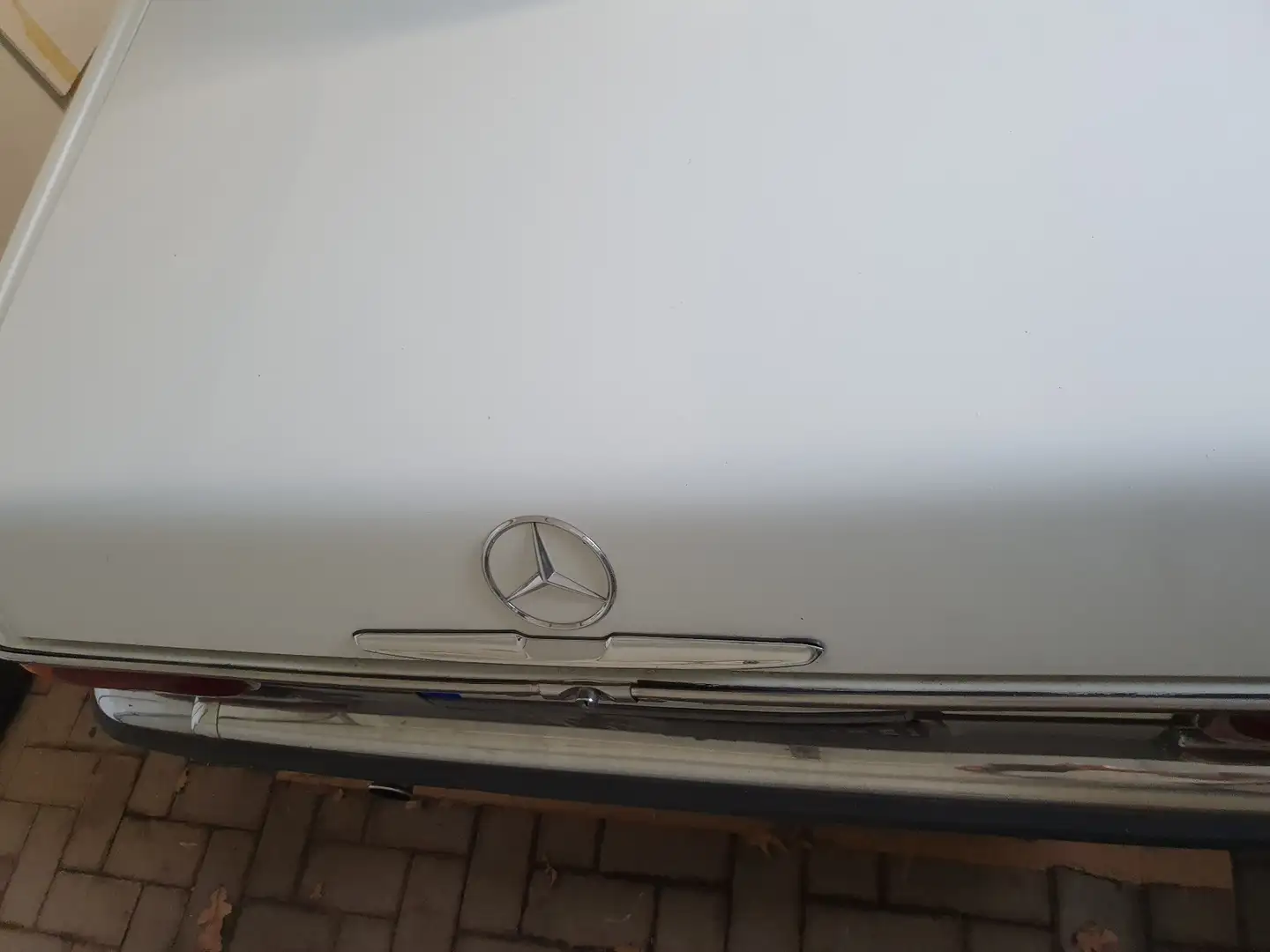 Mercedes-Benz W 114/115 Strich-Acht Bílá - 2