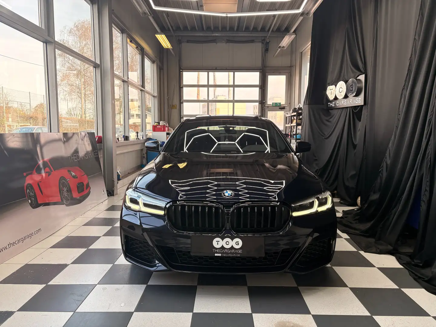 BMW 530 530 d M Sport 1 besitz! Schwarz - 2
