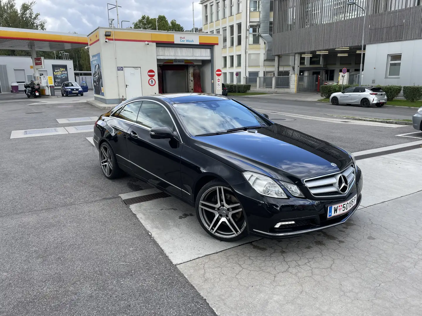 Mercedes-Benz E 350 CGI BlueEfficiency Aut. - 1