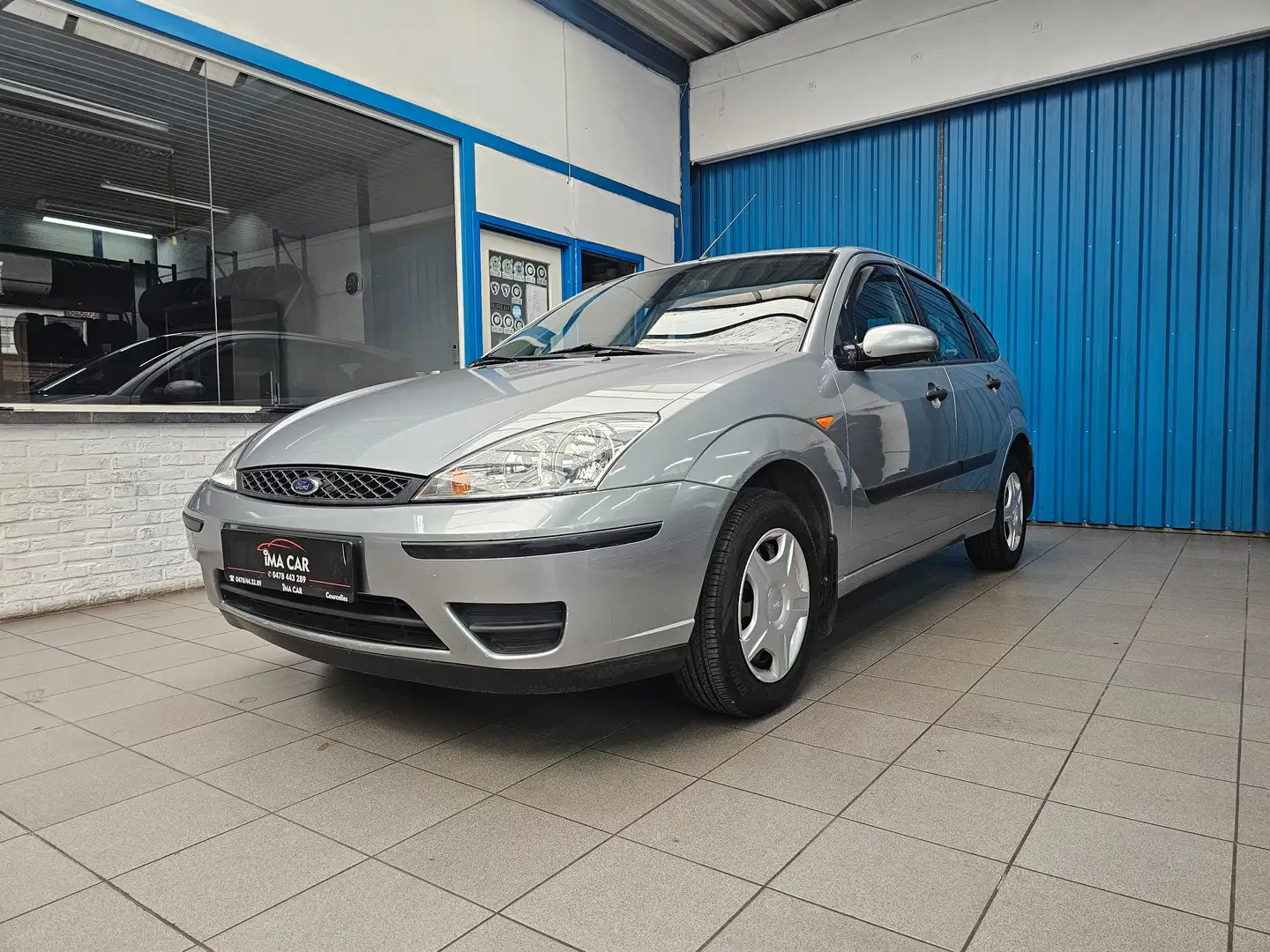 Ford Focus Focus 1.4i SE 16v Ambiente Grijs - 1