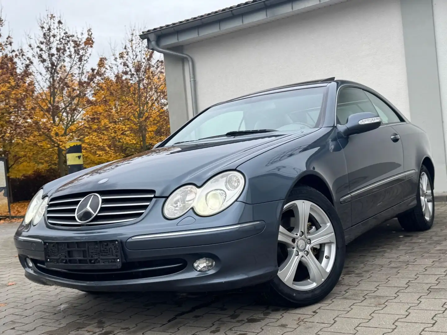 Mercedes-Benz CLK 320 Coupe/Xenon/Distr. Plus/Sitzbelü/Leder Blau - 2