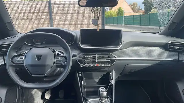 Peugeot 2008 view 11