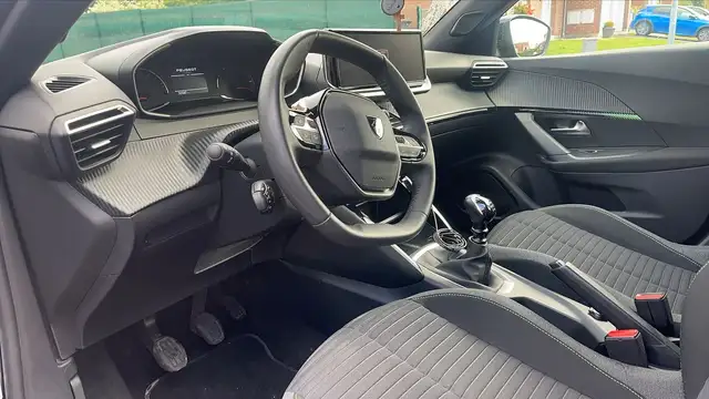 Peugeot 2008 view 8