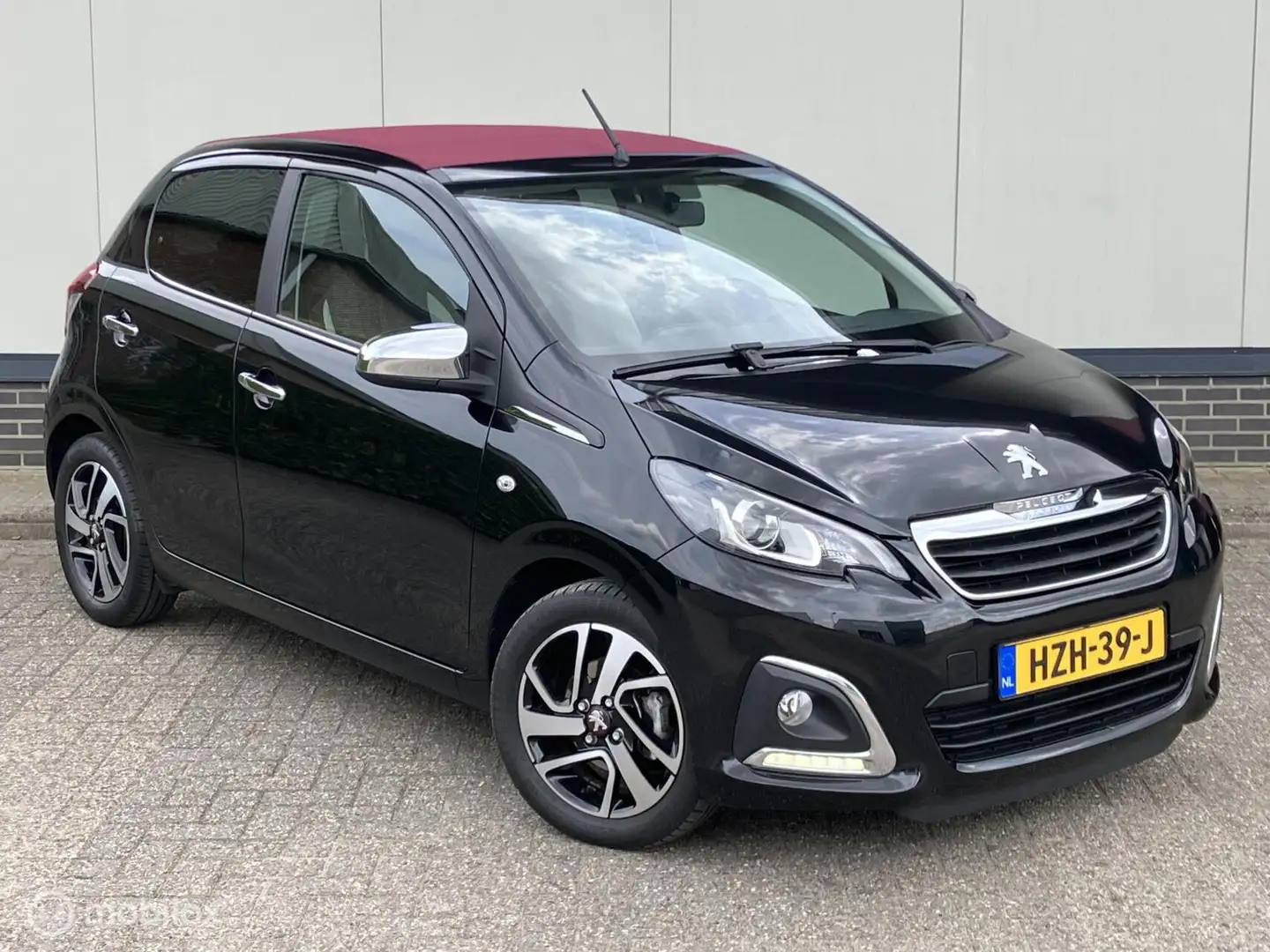 Peugeot 108 1.2 90PK Allure Cabrio Clima Stoelverw. Historie Zwart - 2