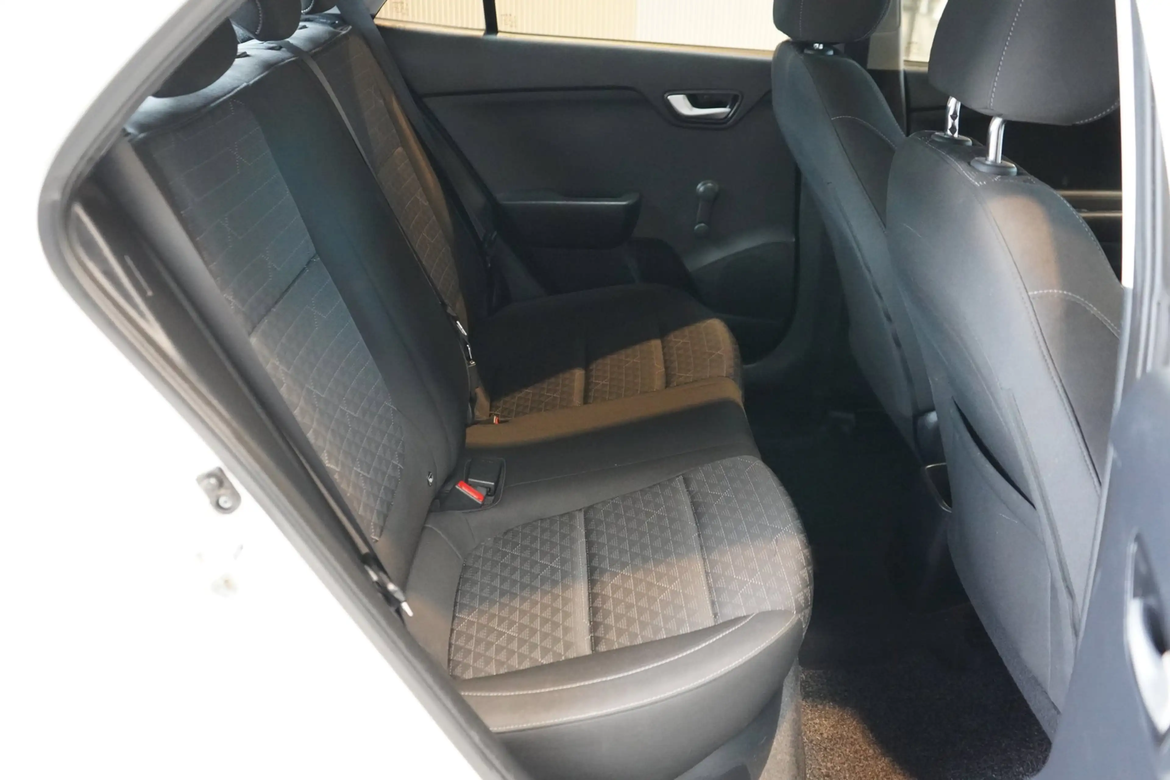 Kia Rio 1.0 TGDI ComfortPlusLine Navigator | ACHTERUITRIJC — photo 15