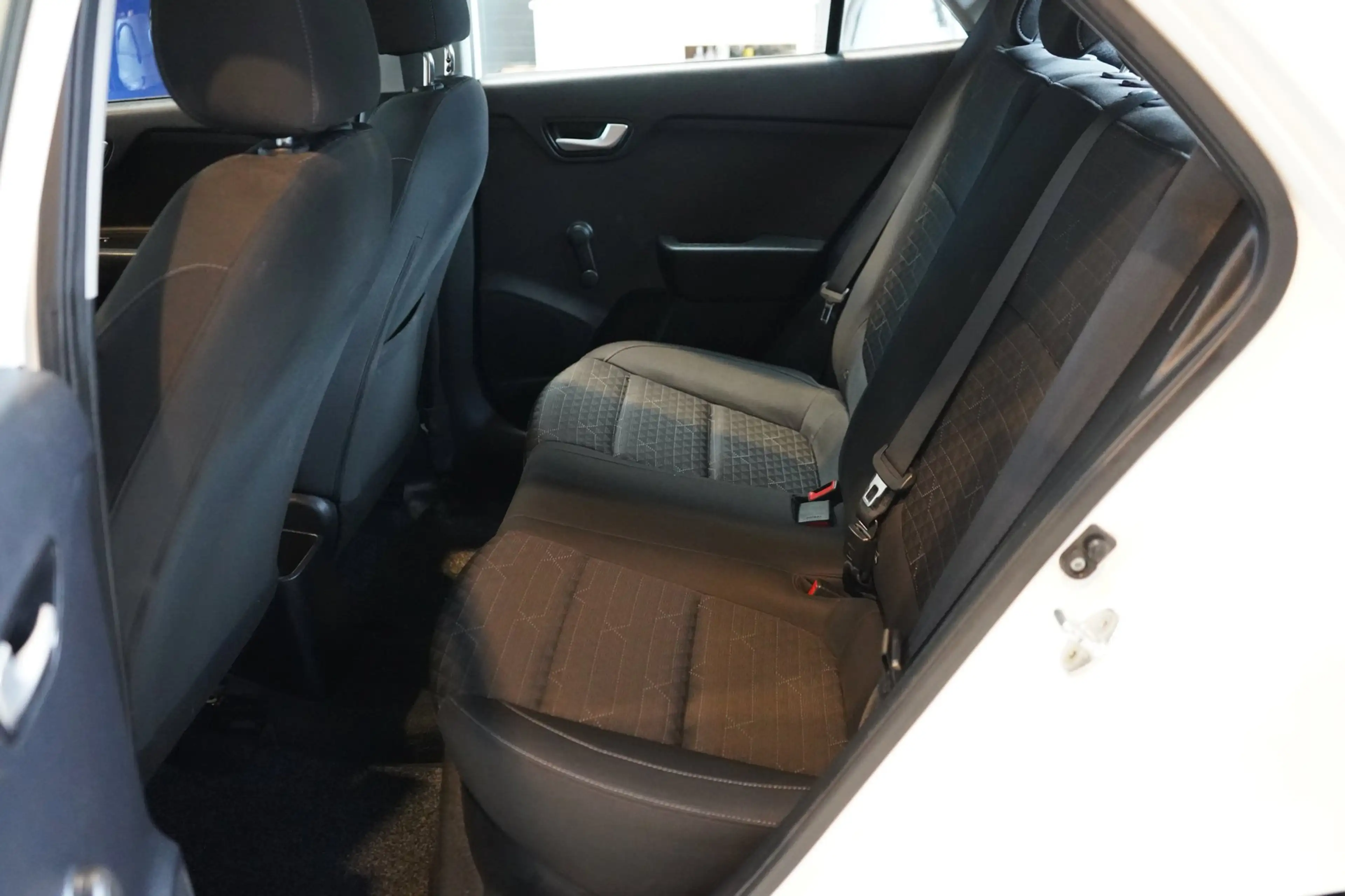 Kia Rio 1.0 TGDI ComfortPlusLine Navigator | ACHTERUITRIJC — photo 14