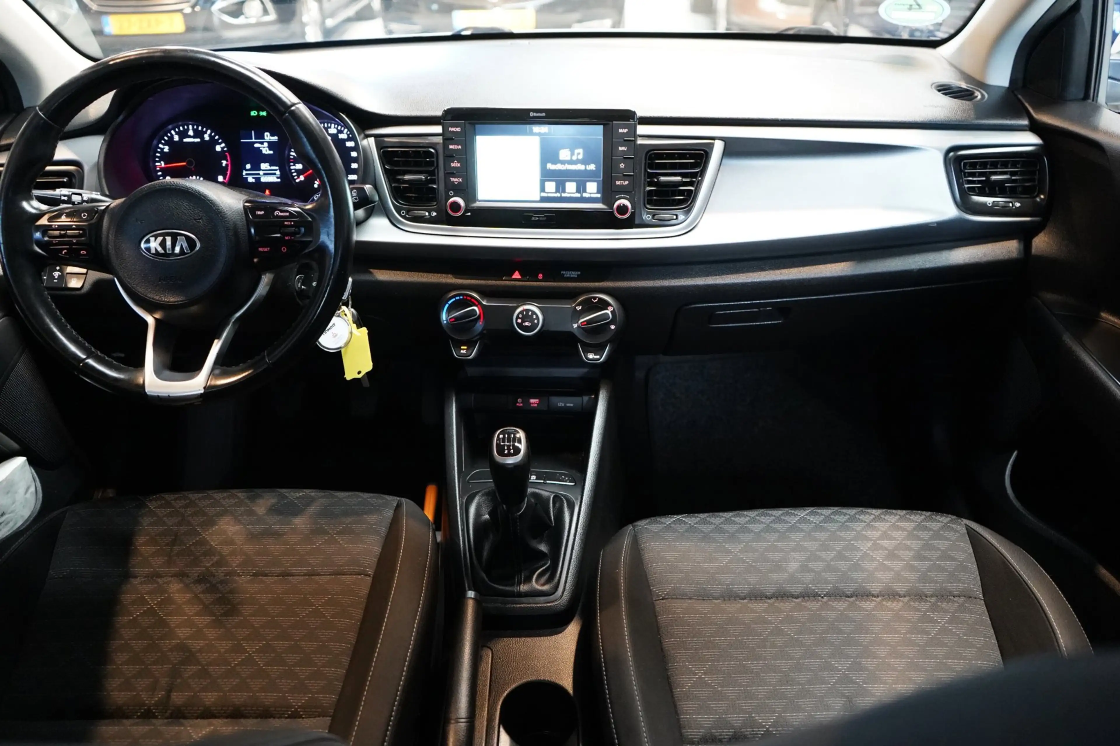 Kia Rio 1.0 TGDI ComfortPlusLine Navigator | ACHTERUITRIJC — photo 2