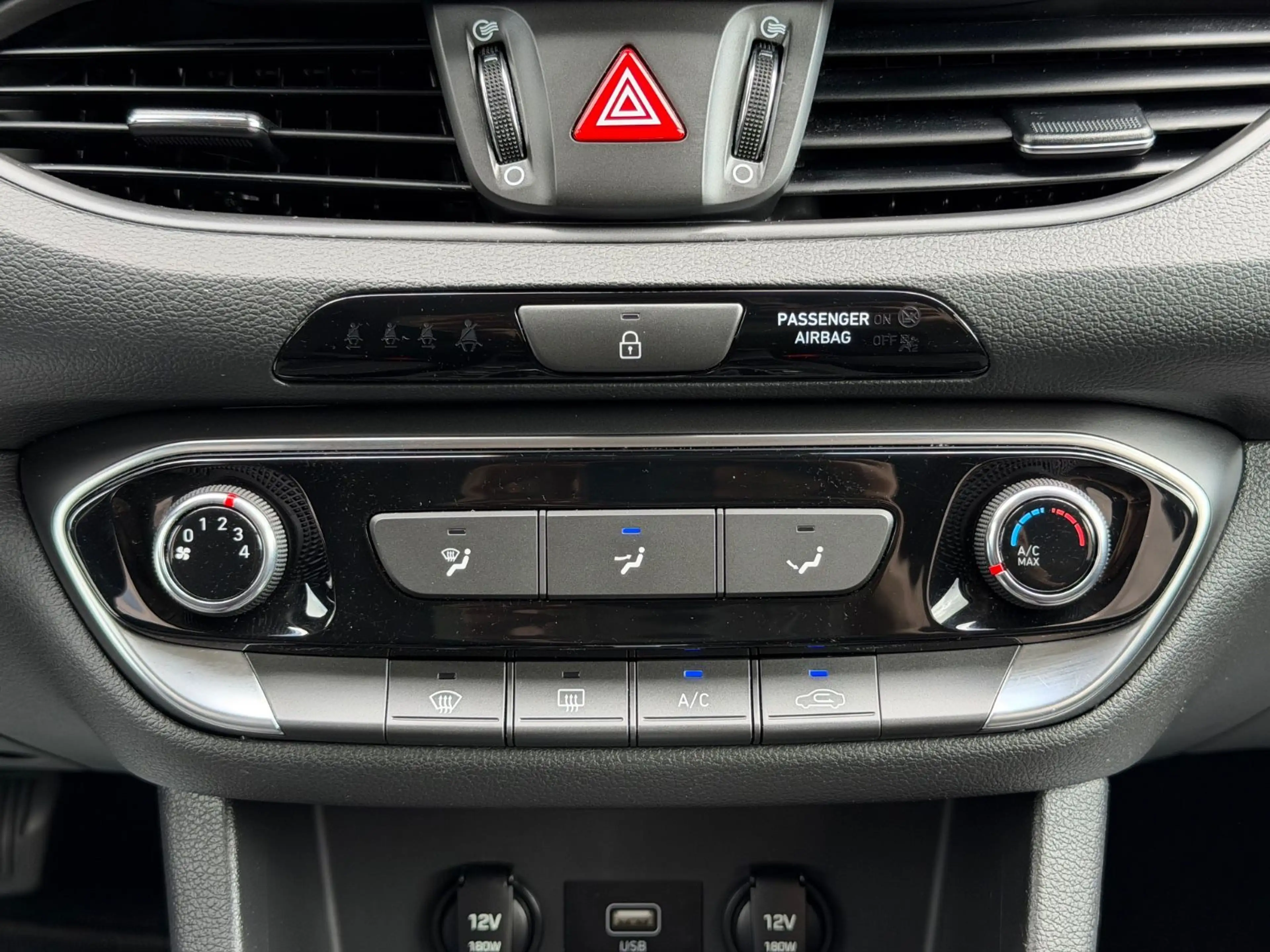 Hyundai i30 cw Select AUTOMATIK/CARPLAY/1HAND/KAMERA/TEM — photo 14