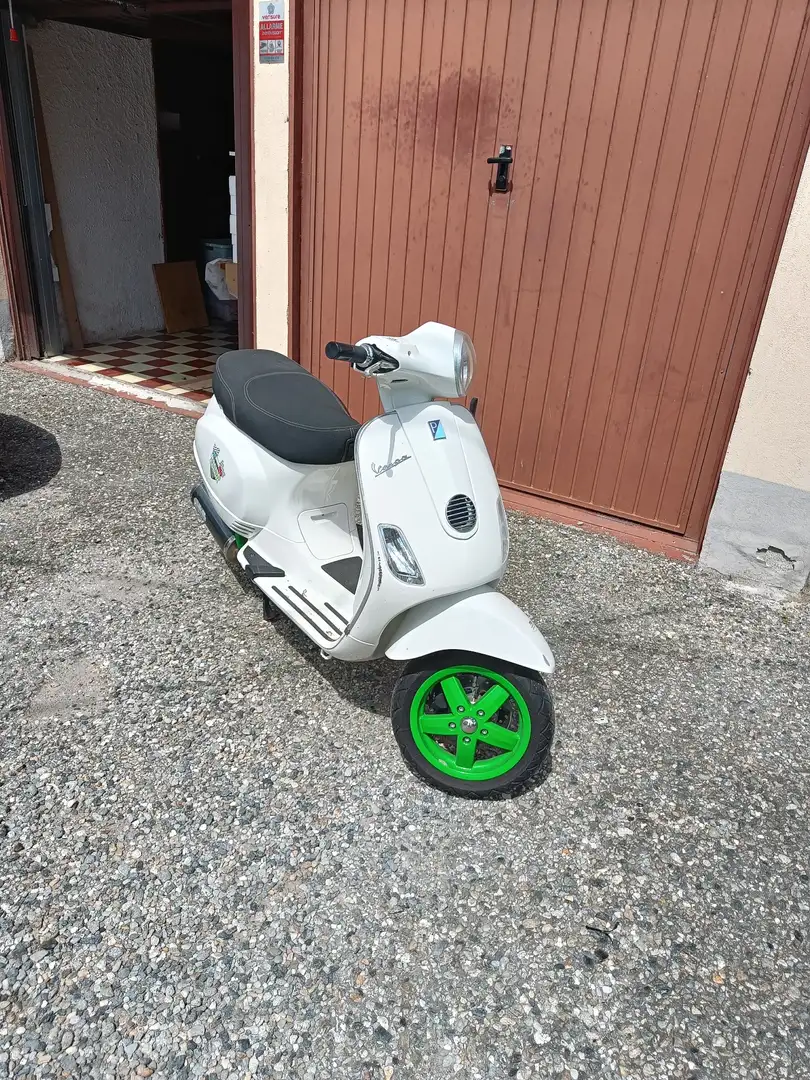 Vespa LX 125 Biały - 1
