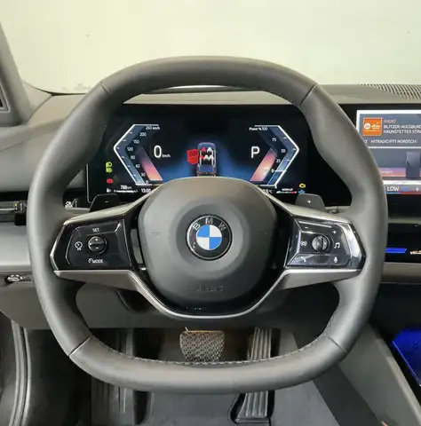 BMW 5 Series view 4