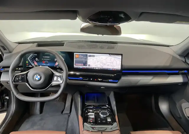 BMW 5 Series view 3