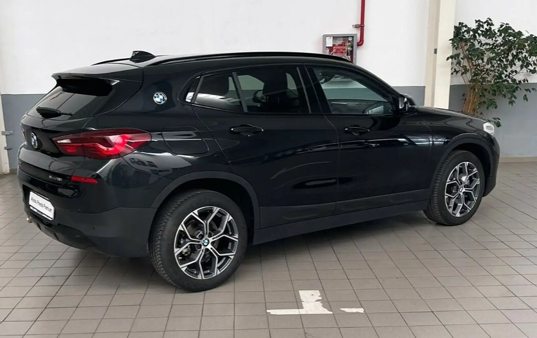 BMW X2 sDrive 18iA Noir - 2