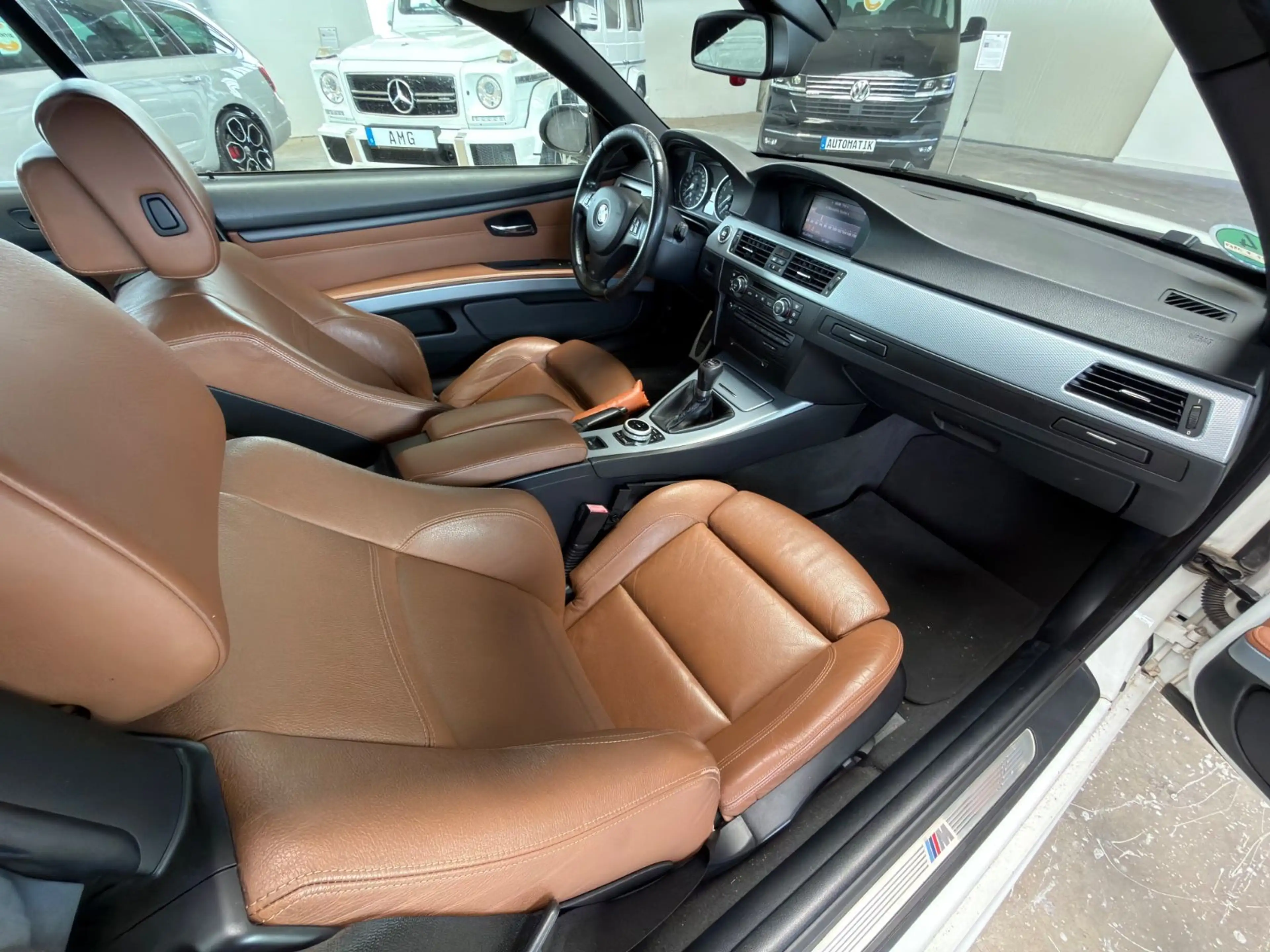 BMW 325 i Cabrio M-Paket *ANGLE-EYES* LEDER*NAVI* — photo 10