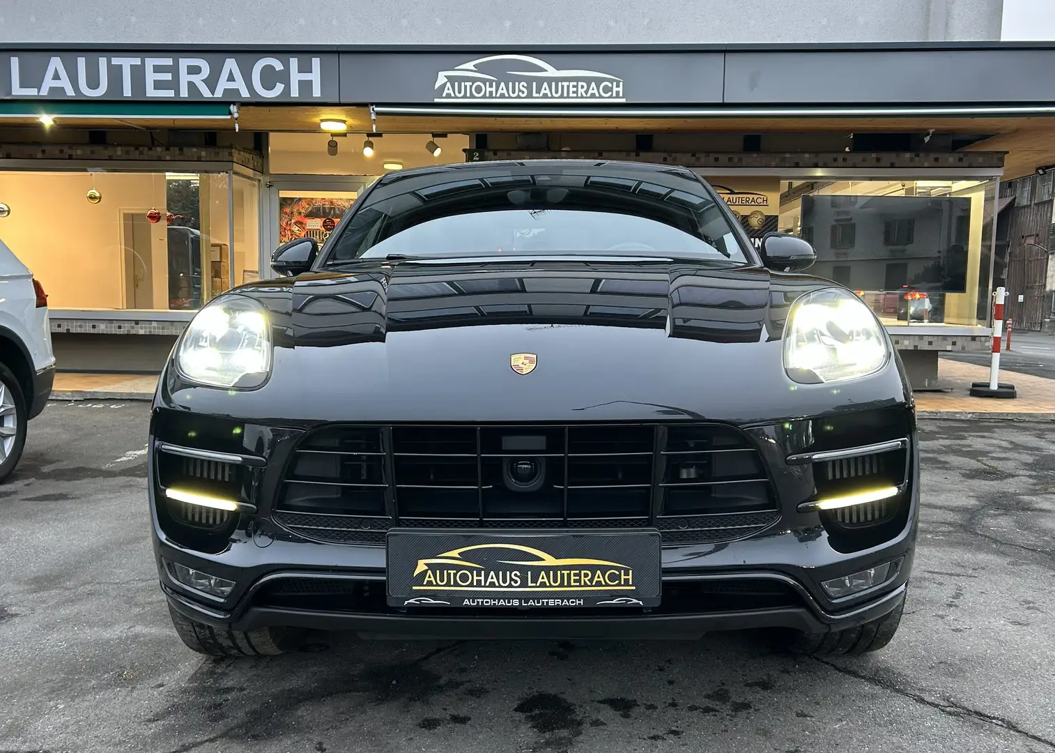 Porsche Macan Turbo *1.BESITZ *VOLL *PANO *21" *BOSE *SPORTAUSP. Schwarz - 2