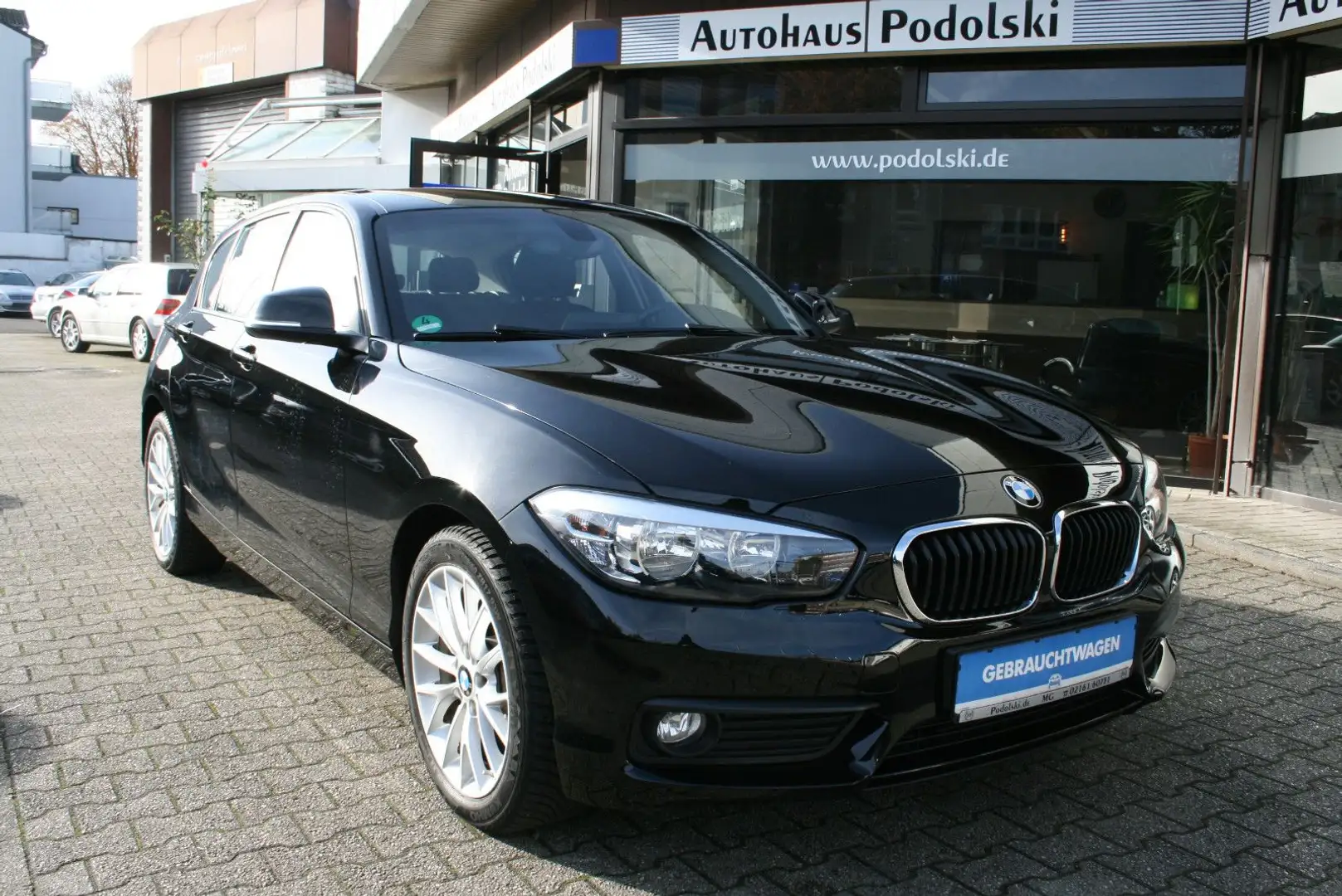BMW 116 1 Limousine 5-trg. 116 i Advantage Schwarz - 1