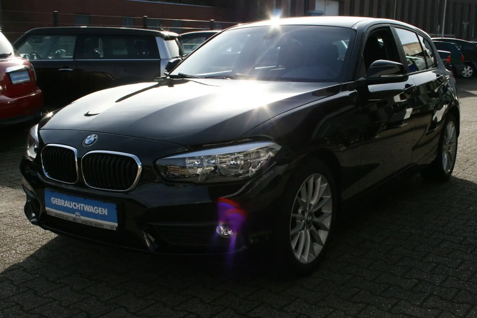 BMW 116 1 Limousine 5-trg. 116 i Advantage Schwarz - 2