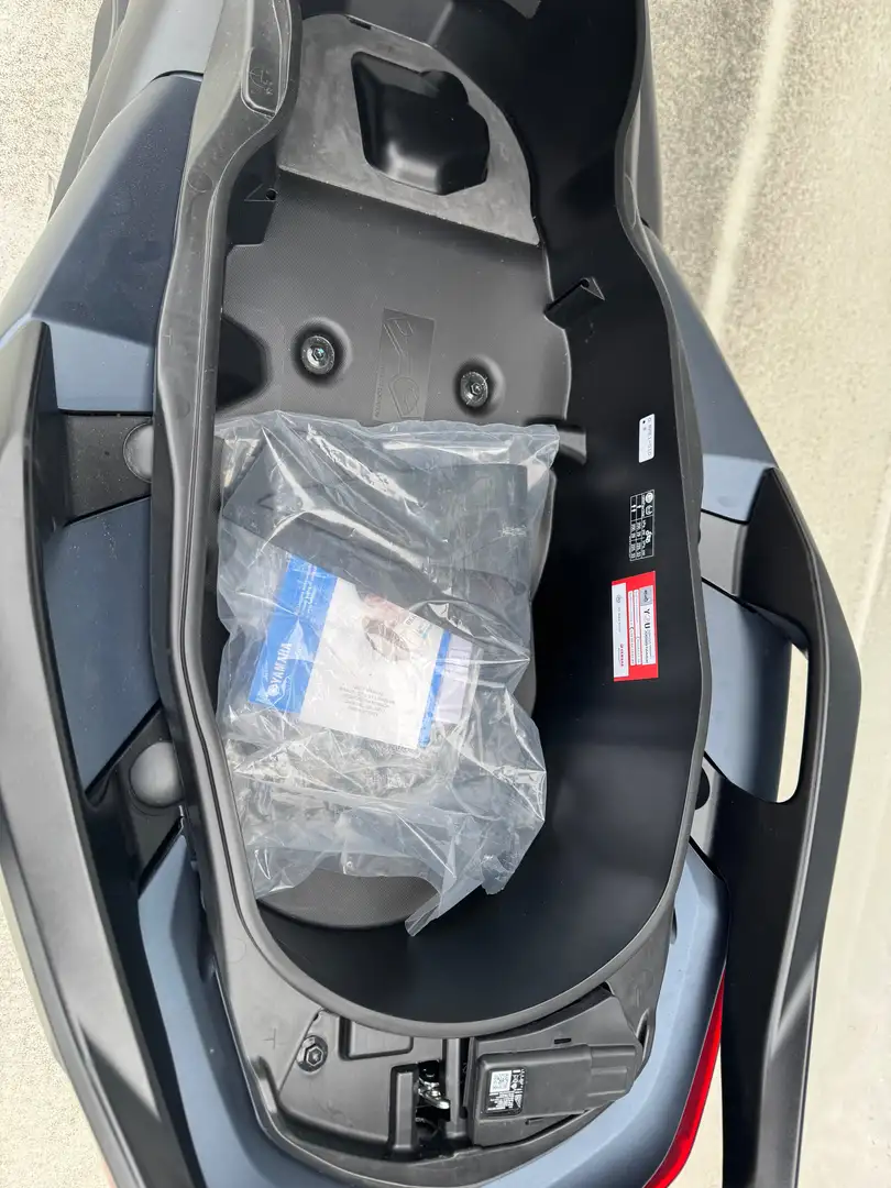 Yamaha X-Max 300 + BAULETTO ORIGINALE Noir - 2