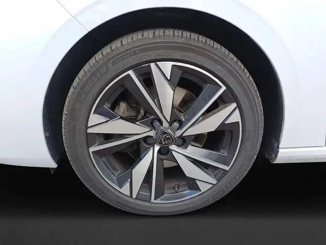 Peugeot 308 view 8