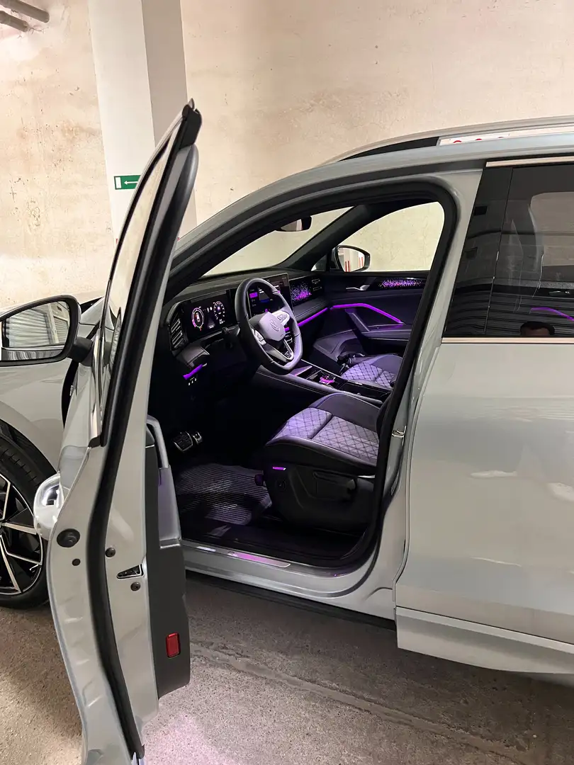 Volkswagen Tiguan Tiguan 2.0 tdi R-Line 150cv dsg Argento - 2