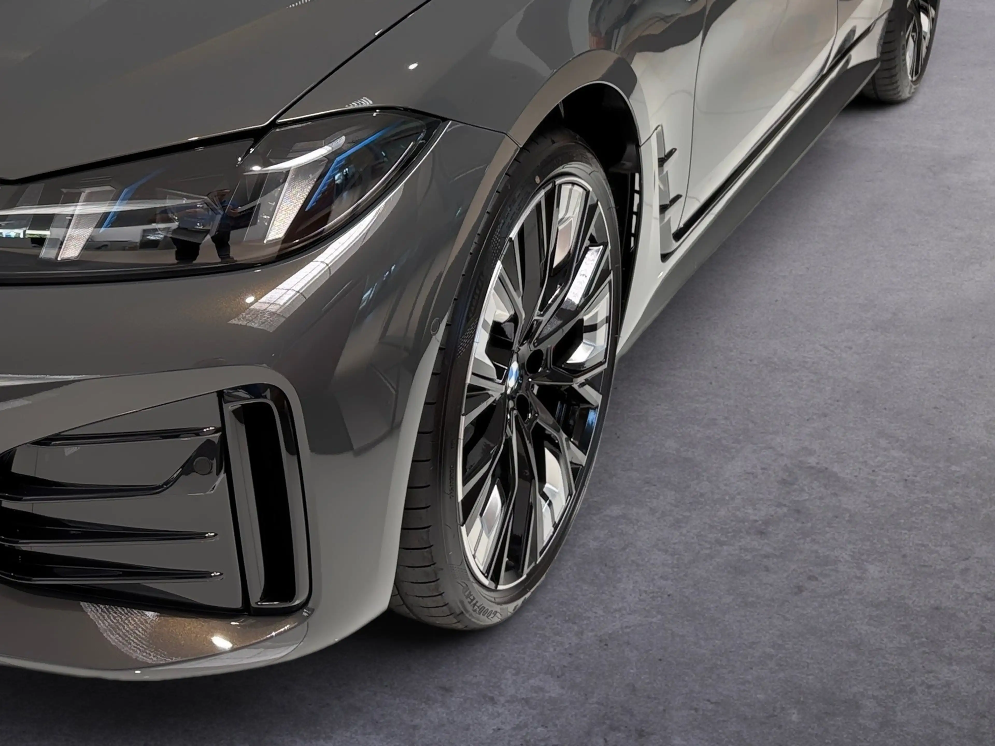 BMW i4 Gran Coupe xDrive40 — photo 6
