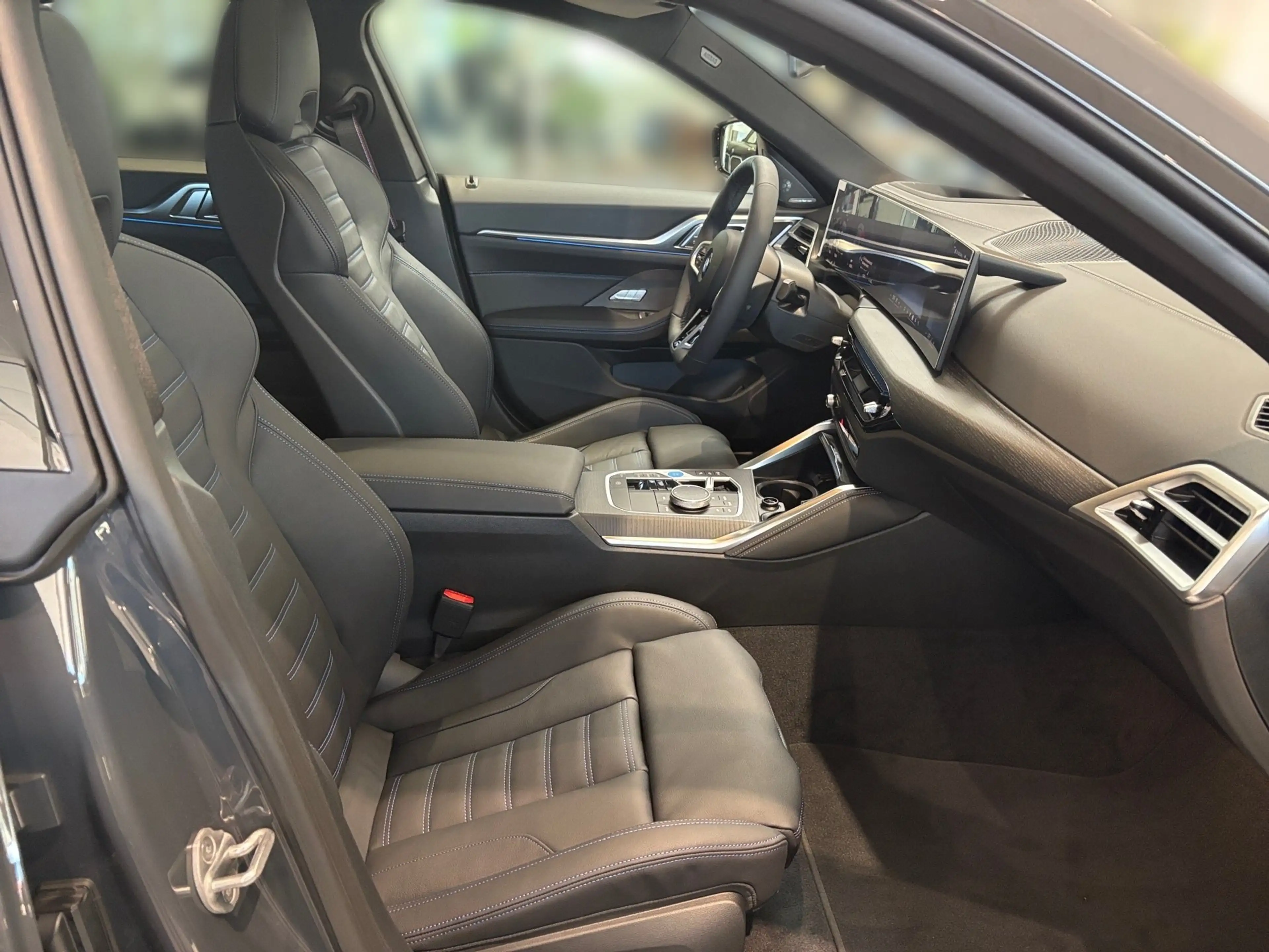 BMW i4 Gran Coupe xDrive40 — photo 7