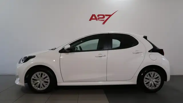 Toyota Yaris view 3