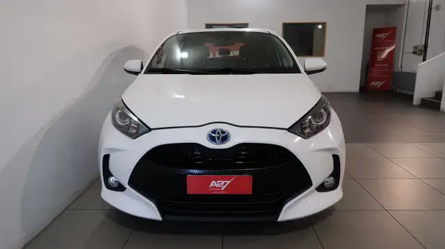 Toyota Yaris view 14