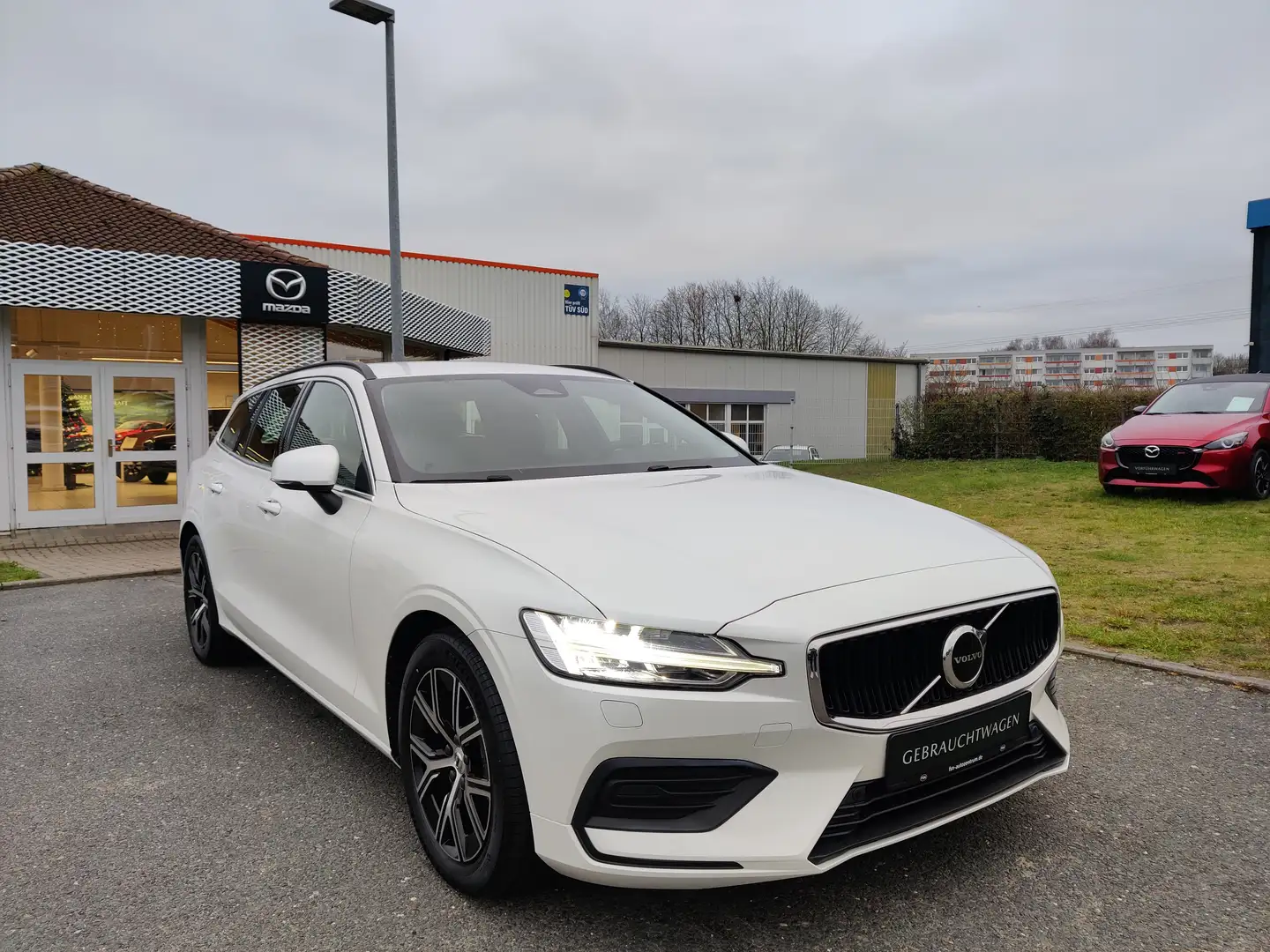 Volvo V60 B4 Diesel Core LED Navi StHz Weiß - 2