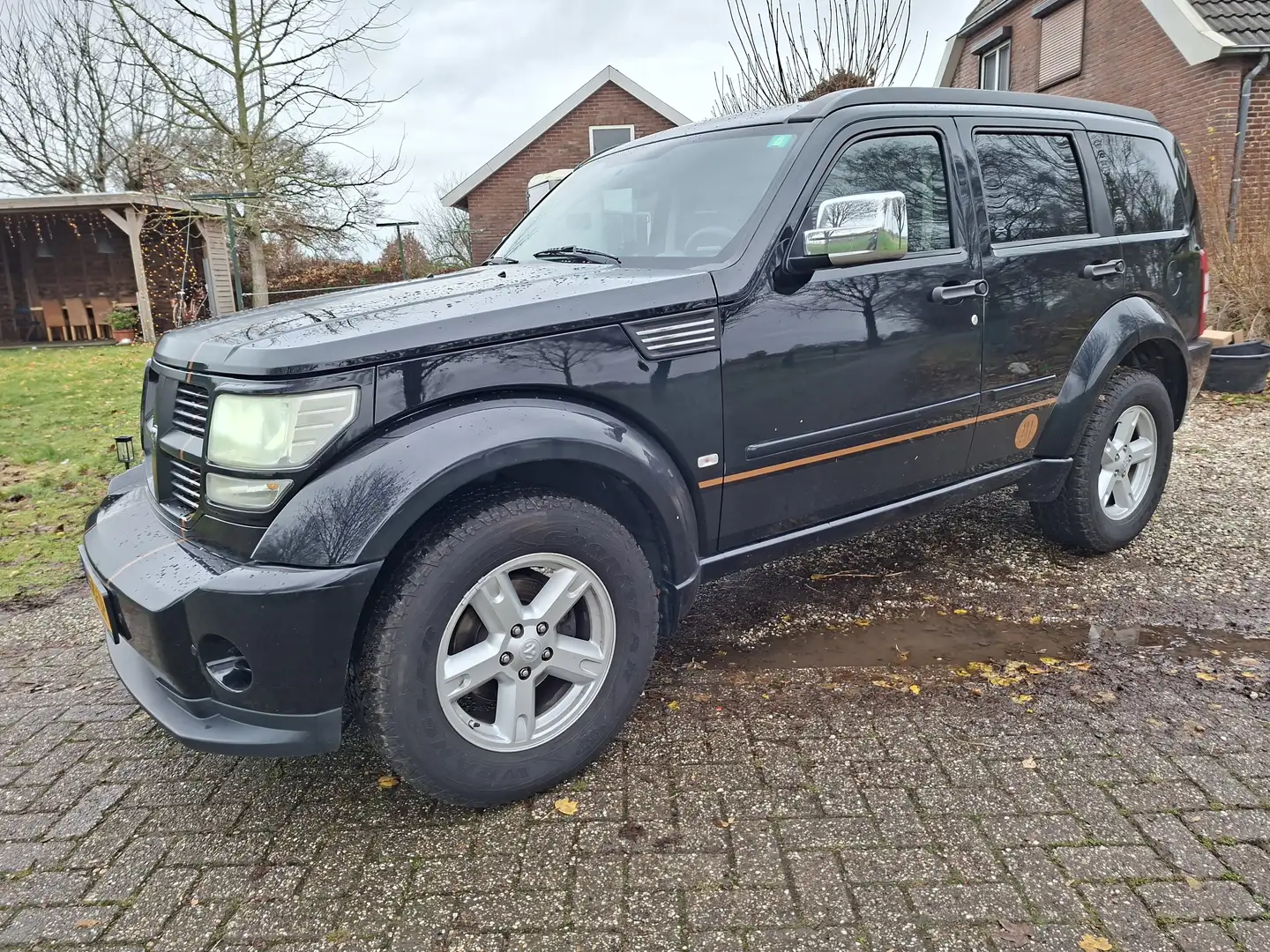 Dodge Nitro Nitro 3.7 V6 SE crna - 2