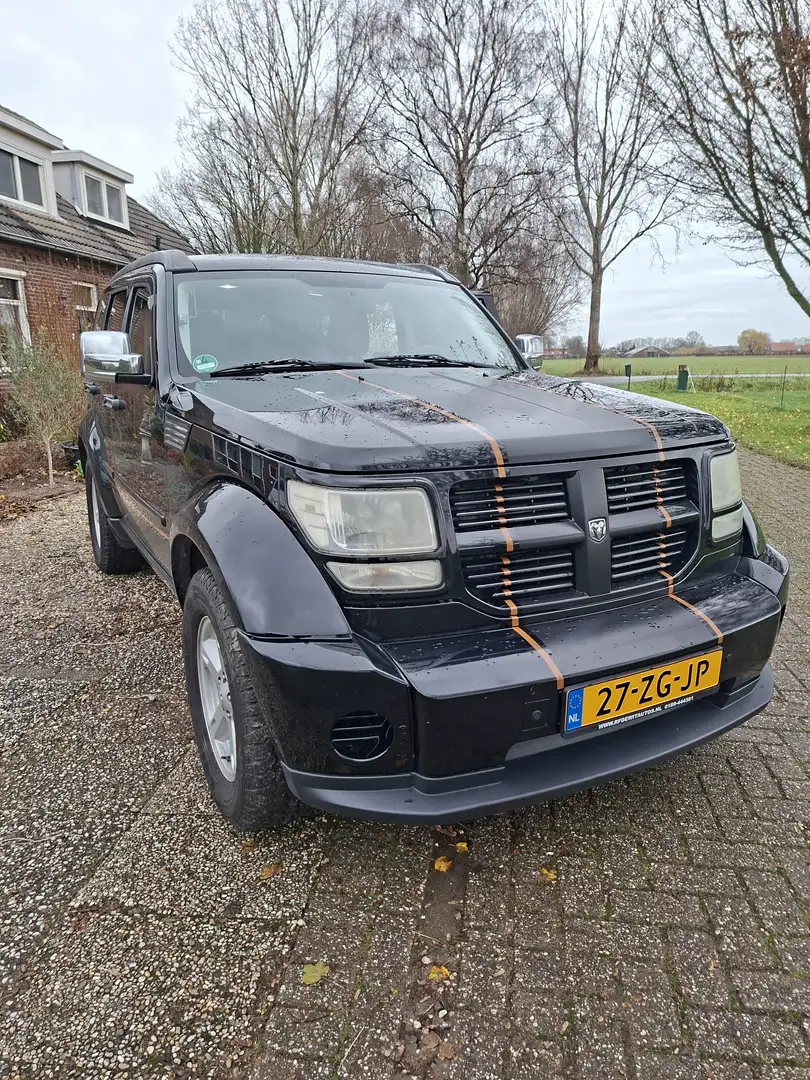 Dodge Nitro Nitro 3.7 V6 SE crna - 1