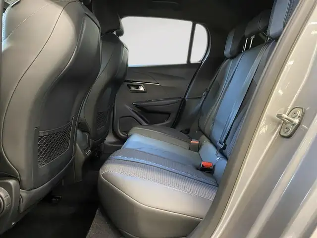 Peugeot 208 view 8