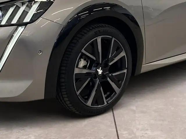 Peugeot 208 view 15