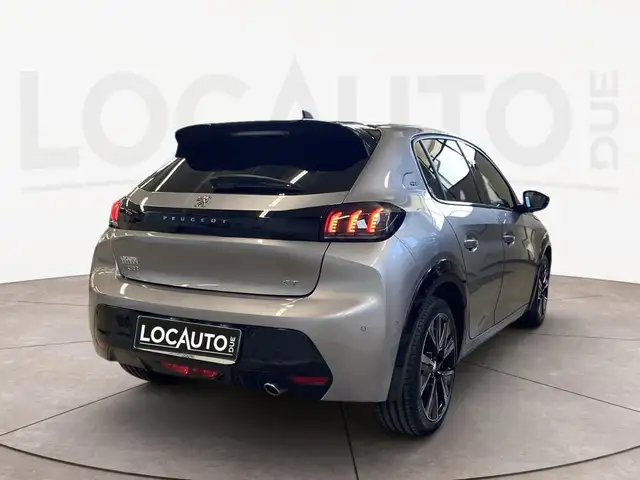 Peugeot 208 view 4