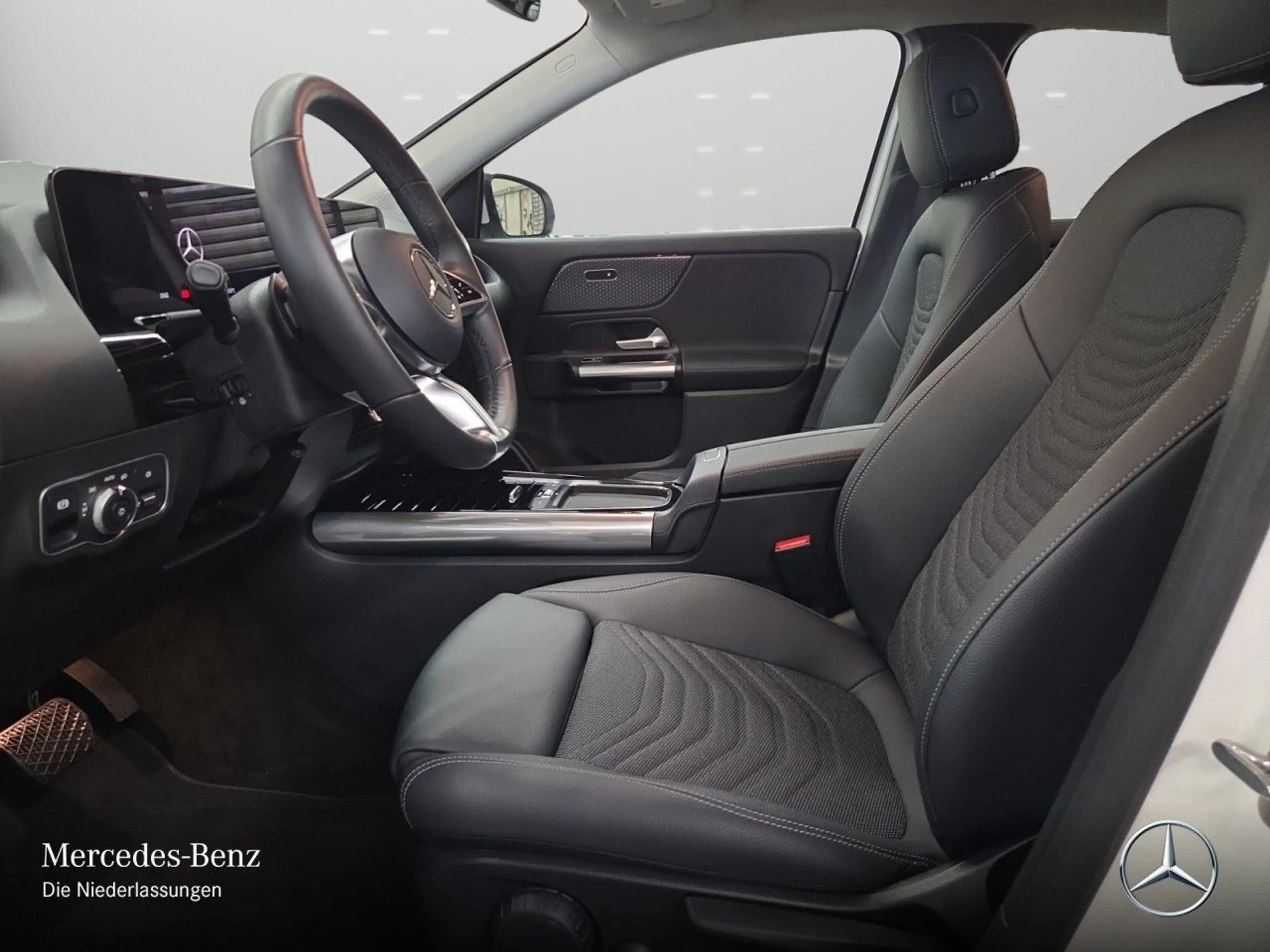 Mercedes-Benz GLA 180 PROGRESSIVE+360°+LED+TOTW+7G — photo 11